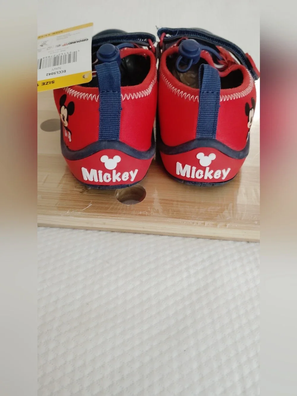 BOYS SIZE 11/12 DISNEY JUNIOR MICKEY MOUSE WATER SHOES